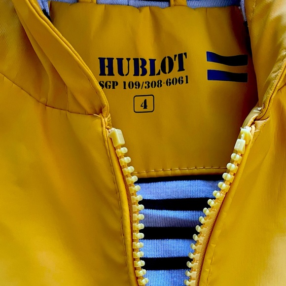 Kids 4 to 5t super cute raincoat. - Picture 3 of 6